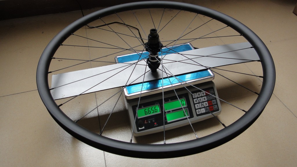 Carbonfan rear wheel 665g