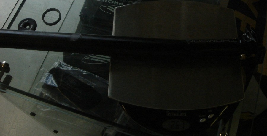 Thomson Elite SeatBack 2006 : 267gr